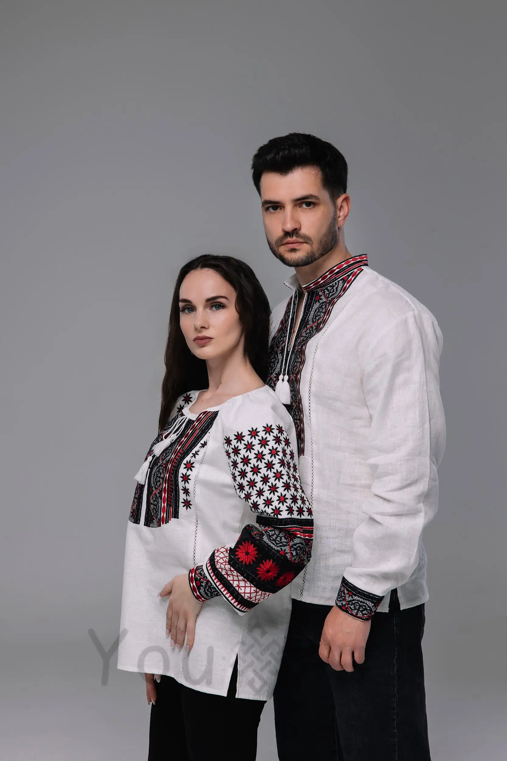 Вишиванка жіноча з льону Подільська (чорно-червона) - Зображення 8