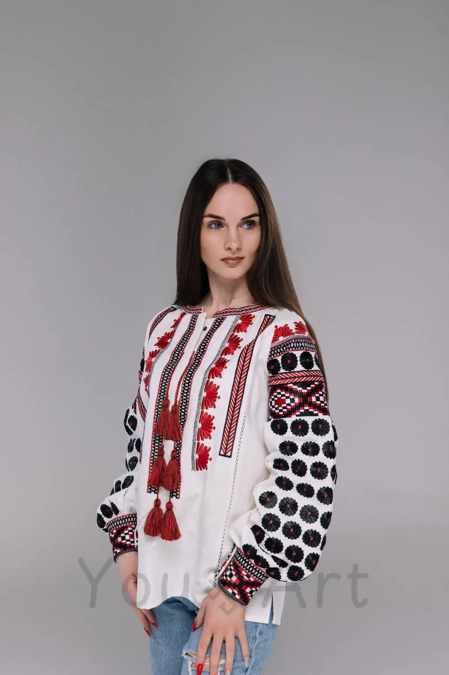 Вишиванка жіноча з льону Оберіг (чорно-червона)