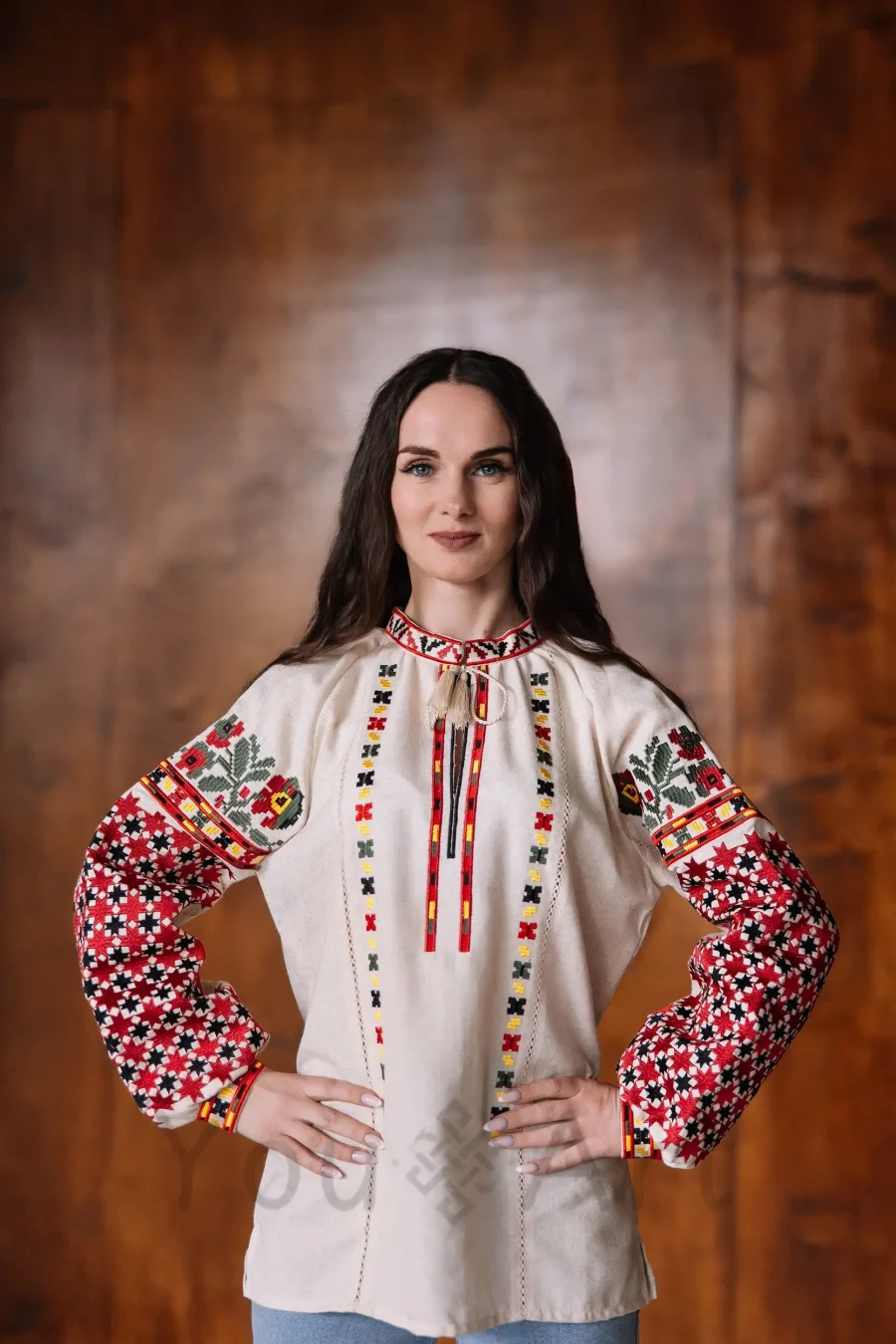 Вишиванка жіноча Дивоцвіт (зелено-червона)